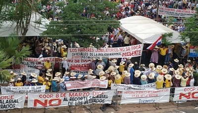 Funcionarios "en pie de guerra" por aumentos salariales