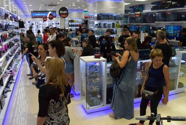 Casi dos mil tiendas se unen para el Black Friday