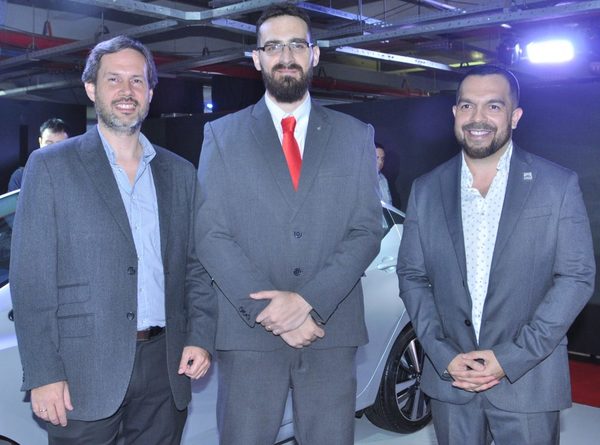 Nissan presentó al nuevo sedán Versa