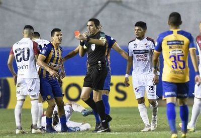 APF sancionó a futbolistas expulsados •