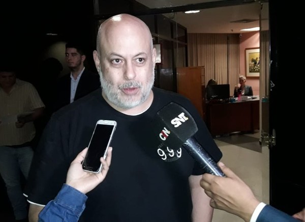 Payo reivindica el 'saplé' que propinó a un policía