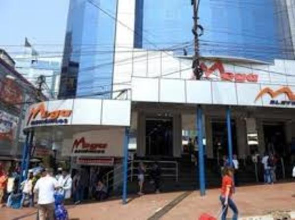 Mega Electrónicos: Turista denuncia maltrato en local comercial