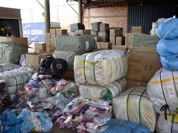 Aseguran que “cosas raras” con incautaciones de ropas de contrabando - Nacionales - ABC Color