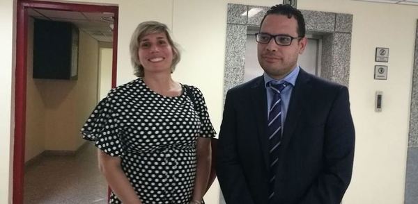 Abogada de Messer se pondrá a disposición de la Fiscalía - ADN Paraguayo