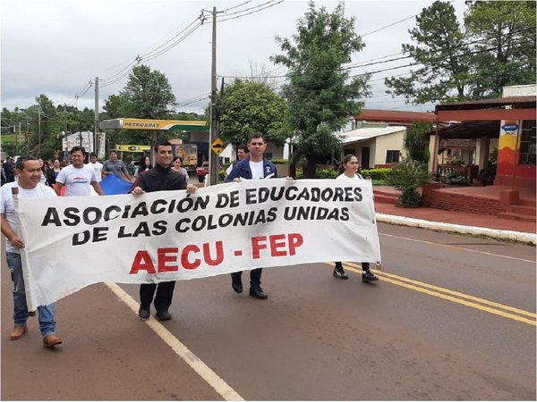 Movilización docente en diferentes puntos para exigir reajuste salarial