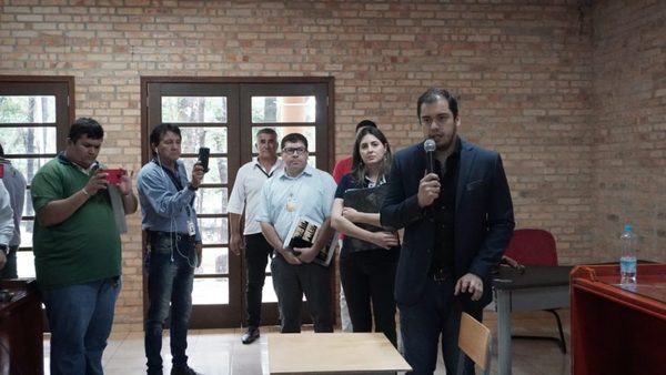 Concejales dejan si quórum la sesión para no escuchar a Prieto