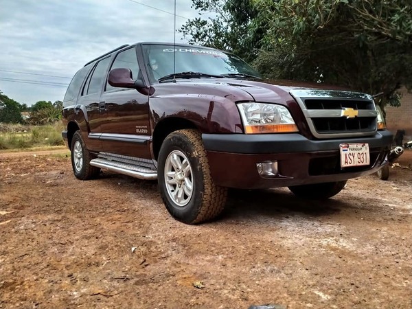 Desconocidos hurtan camioneta de un funcionario de la ANDE