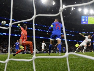 Los pasapelotas y la picaresca británica