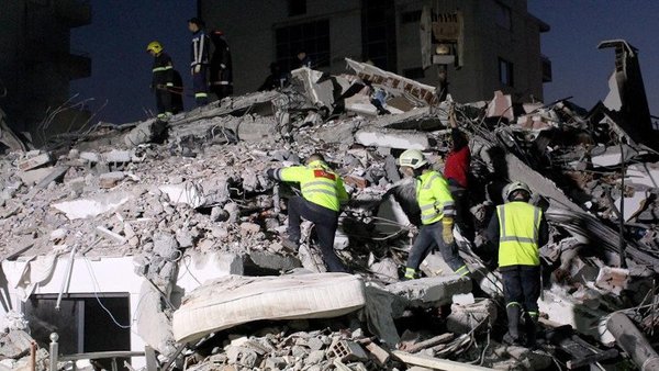 Unos 21 muertos y 600 heridos deja terremoto en Albania | Noticias Paraguay