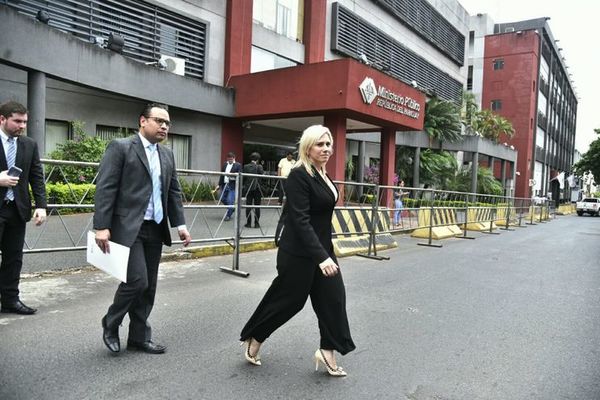 Abogada de Messer: "Yo tengo miedo, lo único que hice fue ejercer la profesión" » Ñanduti