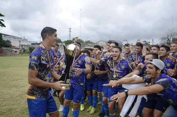 Luqueño, bicampeón en Reserva •