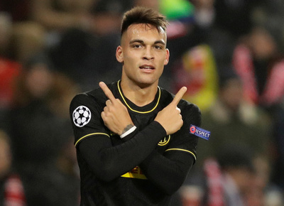 Lautaro Martínez le abre el camino al Inter con un doblete