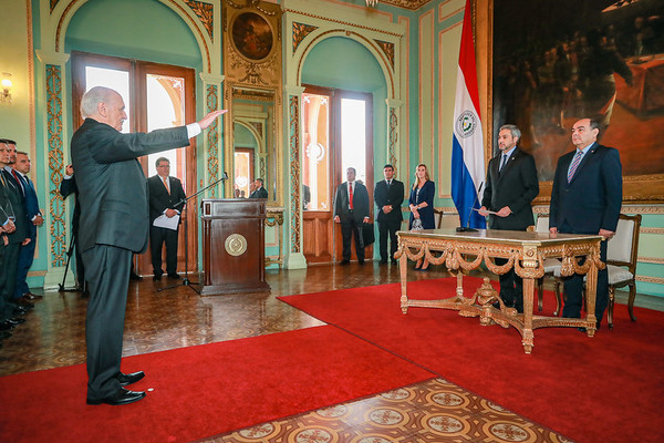 Exsenador de Patria Querida juró como nuevo embajador paraguayo ante la Santa Sede