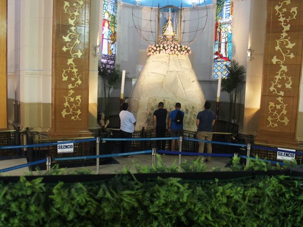 Durante misas se podrá visitar gruta de la Virgen