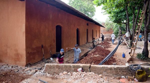 Una inversión de G. 1.900 millones en  estación ferroviaria se ve amenazada - Economía - ABC Color