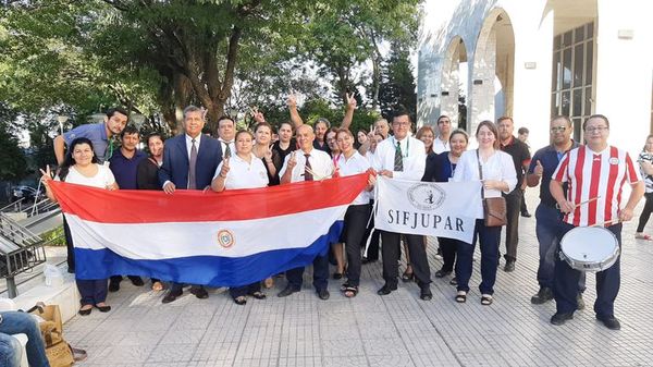 Huelga en Poder Judicial: Sindicalista califica de vandálica la manifestación de abogados - Nacionales - ABC Color