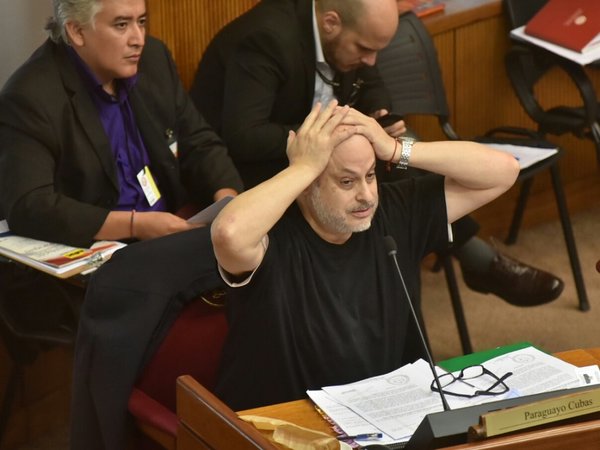 Piden rajar a Payo Cubas del Senado