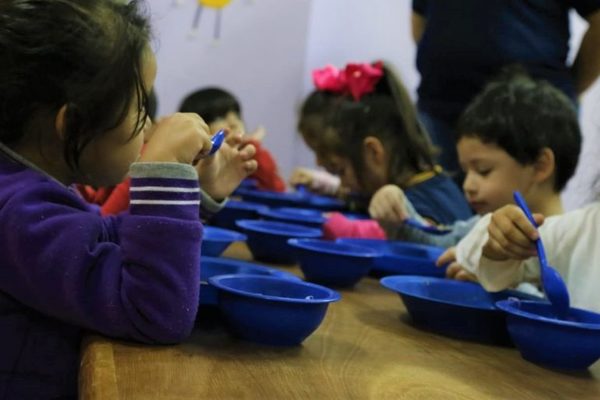 Almuerzo escolar no sería entregado en una enorme cantidad de municipios del país durante 2020