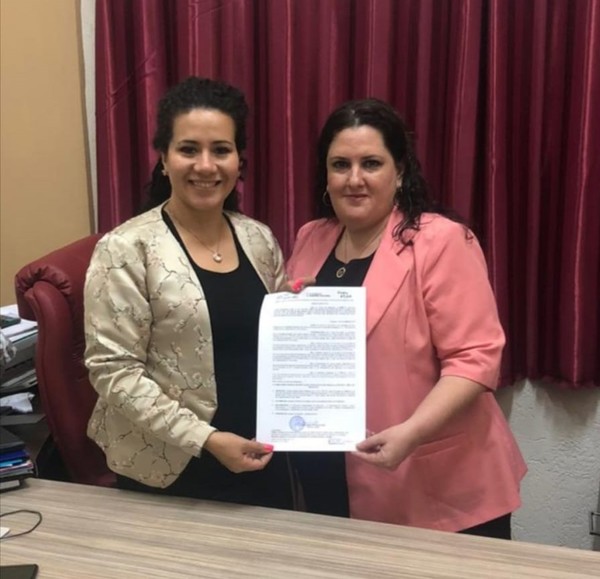 MEC oficializa designación de la directora de la Escuela de Artes y Oficios
