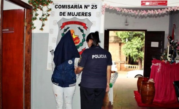 Mujer detenida por actuar de chofer de supuesto asaltante