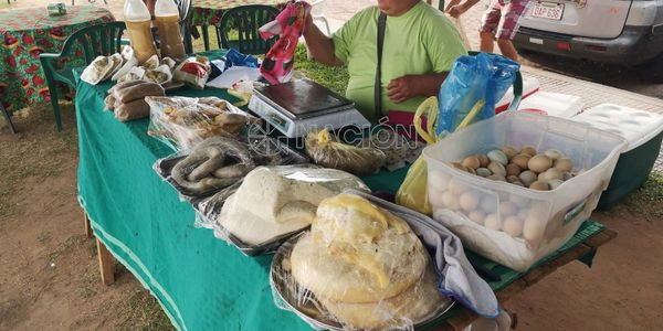 Realizan feria granjera en Costanera de Asunción