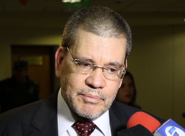 Banca dejada por Paraguayo Cubas corresponde a la ANR, según Barrios