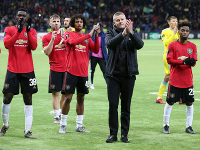 El United tropieza en Kazajistán ante el colista