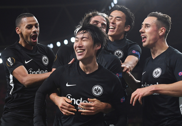 Eintracht Frankfurt da la nota y golpea al Arsenal