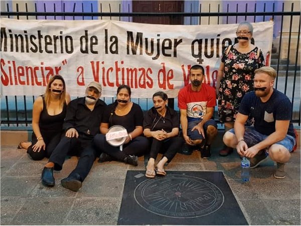 Ministra de la Mujer logra orden de alejamiento contra víctimas de violencia