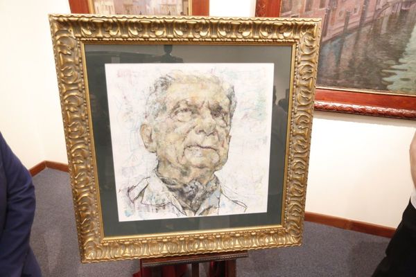 Museo Bellas Artes recibió retrato pintado de Roa Bastos