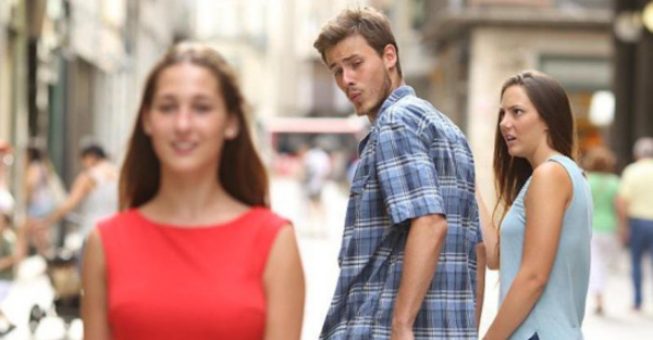 “A mi chuli no le gusta que mensajee con mi ex novia”