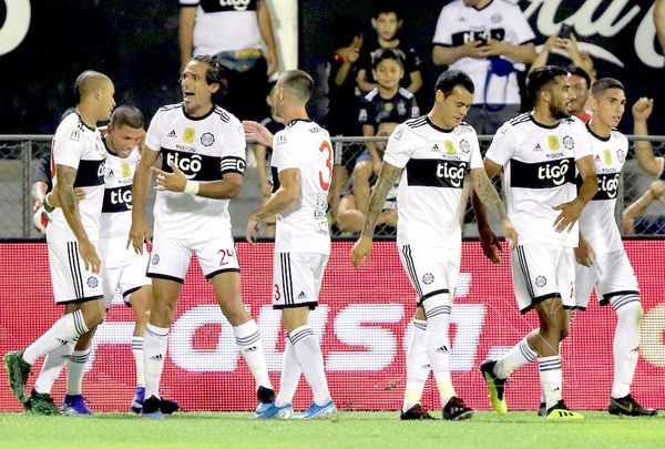 Gol de Roque en otro gran paso