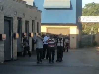 El colmo: entró a un motel y no tenía plata