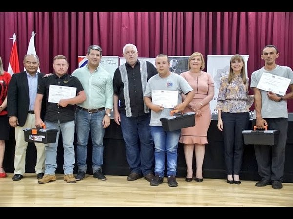ENTREGAN CERTIFICADOS Y KITS A 250 EGRESADOS DEL SINAFOCAL EN ITAPÚA