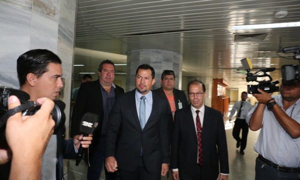 Ulises Quintana recusa a jueza