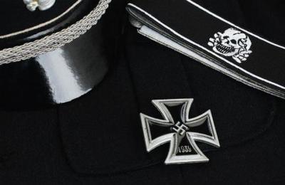 Alemania debió pedir disculpas tras referirse al uniforme nazi como 'moda retro' - SNT