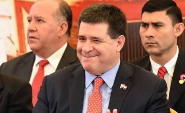 Justicia brasileña levanta orden de captura contra Cartes