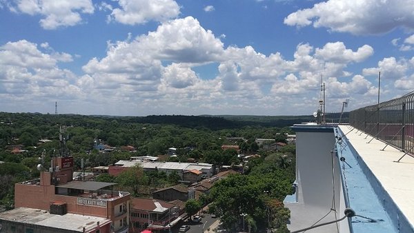 Una vista panorámica de Caacupé desde la punta de la Basílica | Noticias Paraguay