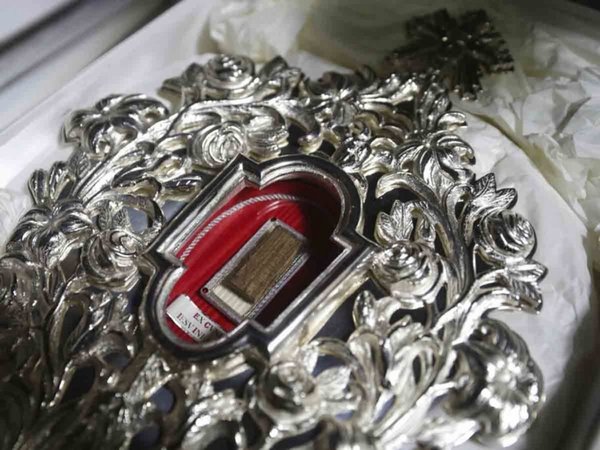 Vuelve a Tierra Santa una reliquia de la cuna de Jesús donada por el Vaticano