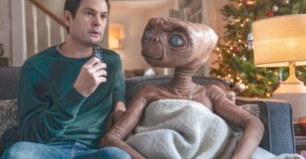 E.T. apareció con su amigo