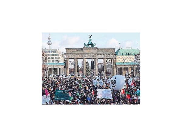 Marchas en Europa y Asia en la previa de cumbre climática