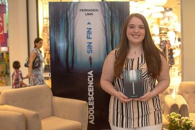 Fernanda Lima: Joven escritora presentó su primera novela