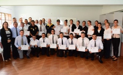 26 nuevos policías de Tránsito egresan de curso de formación
