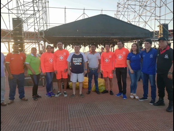 ENCARNACIÓN: MUNICIPIO HIZO ENTREGA DE UNIFORMES A FUNCIONARIOS DE LAS PLAYAS