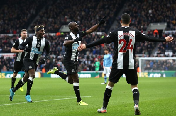 Almirón, destacado en el empate Newcastle ante el Manchester City