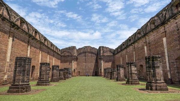 Español visita Paraguay y resalta la ruta de las Misiones Jesuíticas Guaraníes » Ñanduti