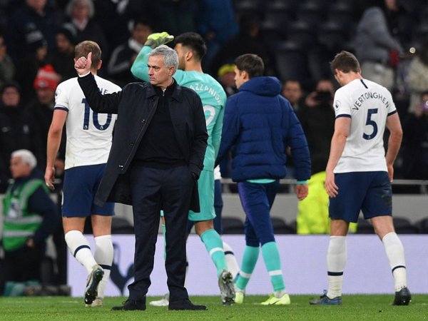 Mourinho sigue en racha y acerca al Tottenham a la Champions