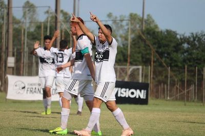 Olimpia, obligado a sumar para consagrase en la última fecha - Fútbol - ABC Color