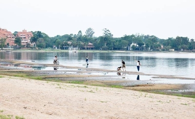 HOY / Competencia en el lago Ypacaraí termina tras temporal y rescate de personas