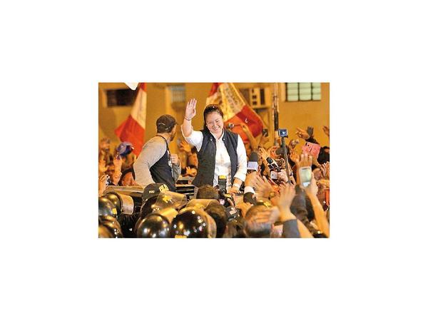 Keiko Fujimori sale de la cárcel y enfrenta nuevos desafíos